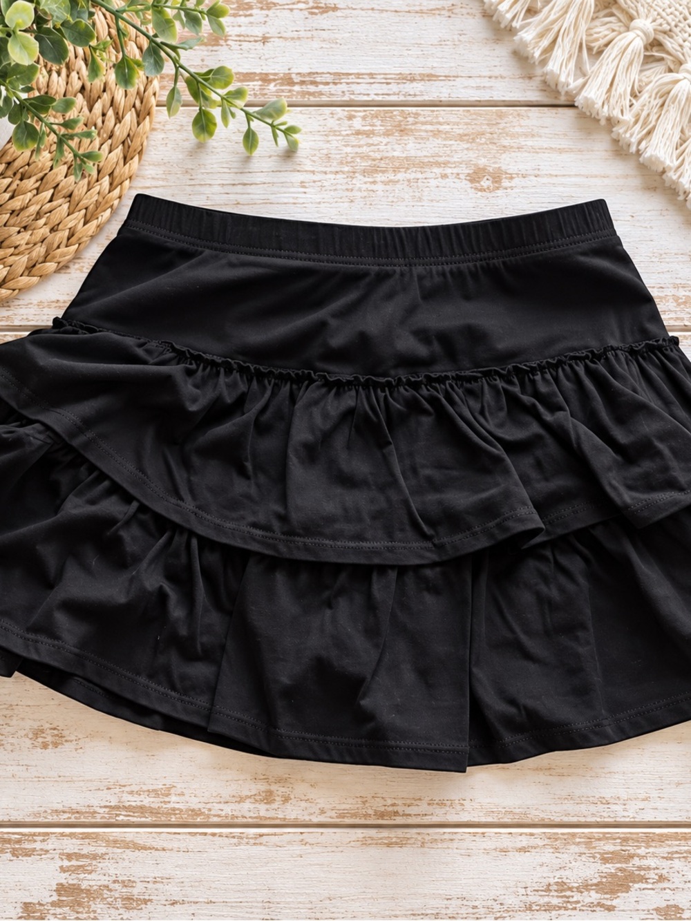 Green Soda Black Ruffle Skort — Size L (10–12) (692)